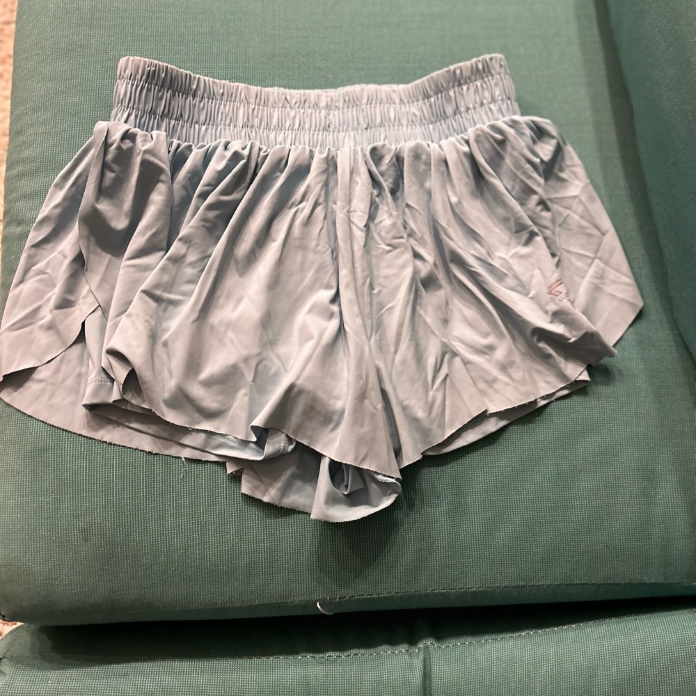 Gray Athletic Shorts with Elastic Waistband and Lightweight Fabric